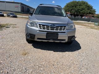 2013 Subaru Forester 2.5X Premium - Exterior Front Center Image